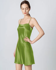 Schwarzes Seidenkleid im Camisole-Design
