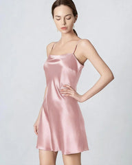 Schwarzes Seidenkleid im Camisole-Design