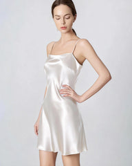 Schwarzes Seidenkleid im Camisole-Design