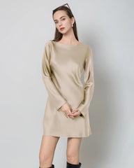 Seiden-Minikleid mit langen Ärmeln und offenem Rücken