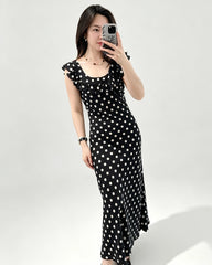 Seiden-Maxikleid mit Tupfenmuster und Rüschenkragen