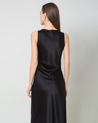Lange Seidenkleid mit Rundhalsausschnitt und zugeschnittenem Taille