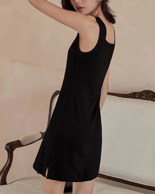 Ärmelloses Seidenkleid mit quadratischem Ausschnitt in Mini-Länge