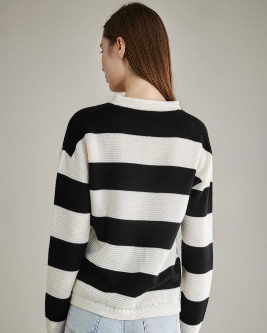 Gerippter Kaschmirpullover mit Schnürung