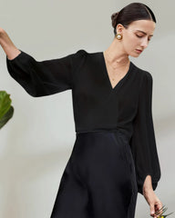 Seiden-Wickelbluse mit V-Ausschnitt