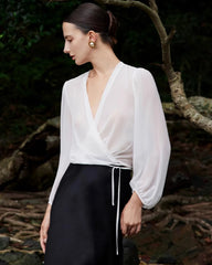 Seiden-Wickelbluse mit V-Ausschnitt
