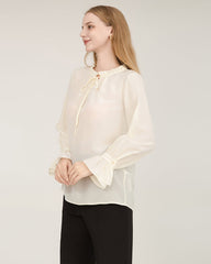 Seidenbluse mit Krawattenhals und Rüschen-Detail