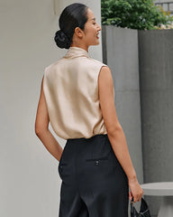 Ärmellose Seidenbluse mit Schleifenkragen