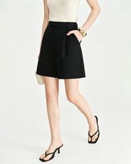 Triacetat-Shorts mit hoher Taille und weitem Bein mit Falten