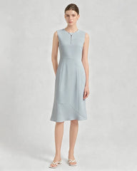 Elegantes Triacetat-Midikleid mit asymmetrischem Schnitt