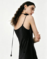 Triacetat-Maxikleid mit Spaghettiträgern und Seidenfutter