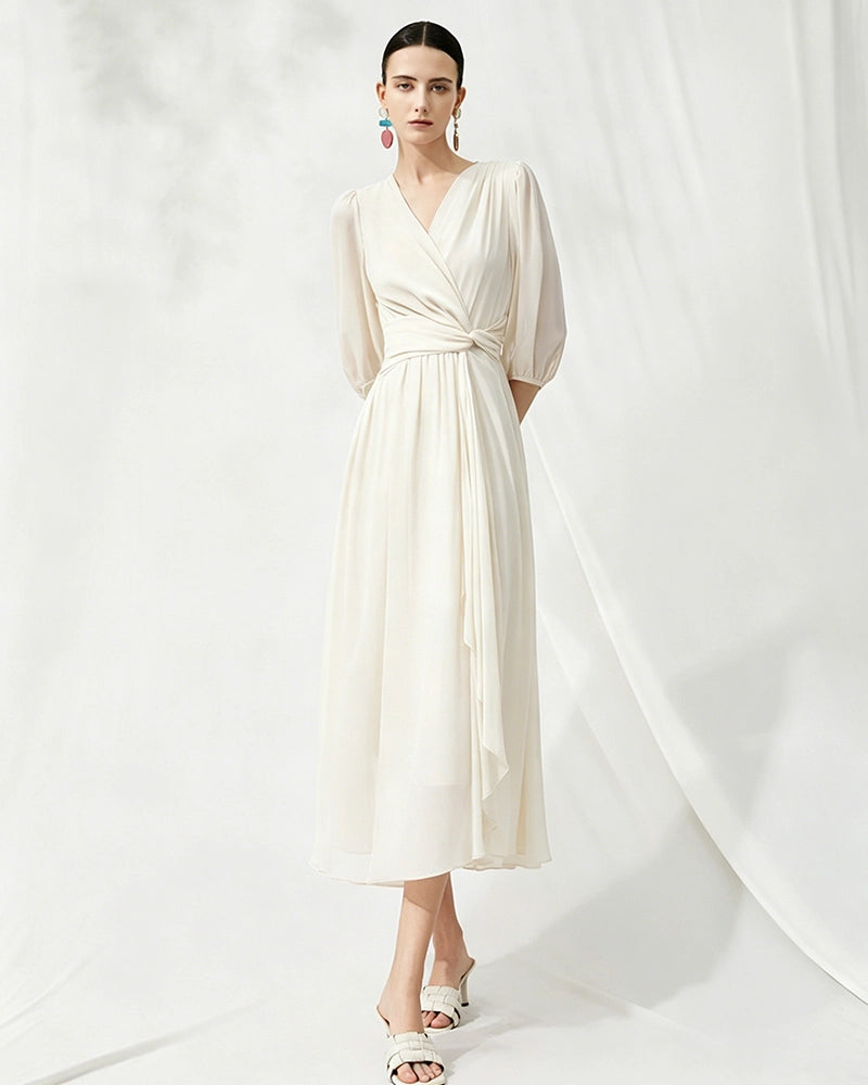 V-Ausschnitt Seiden-Midikleid mit Twist-Detail an der Taille