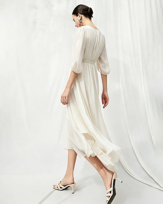 V-Ausschnitt Seiden-Midikleid mit Twist-Detail an der Taille