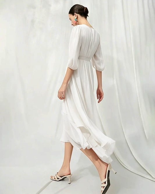 V-Ausschnitt Seiden-Midikleid mit Twist-Detail an der Taille