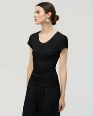 Waschbares Seidenjersey T-Shirt mit U-Ausschnitt und enger Passform