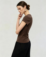 Waschbares Seidenjersey T-Shirt mit U-Ausschnitt und enger Passform