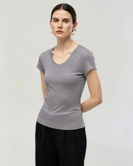 Waschbares Seidenjersey T-Shirt mit U-Ausschnitt und enger Passform