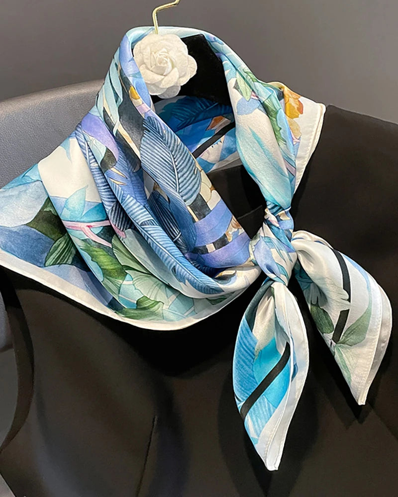 Seidentuch mit Aquarell-Lilien-Print