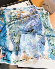 Seidentuch mit Aquarell-Lilien-Print