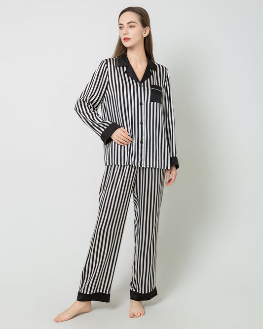 Gestreiftes Seiden-Pyjamas-Set, Schlafkleidung