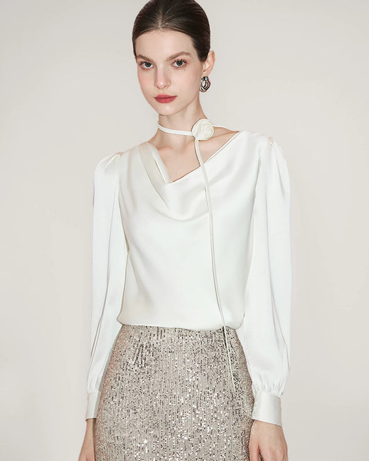 Elegante Seidenbluse mit drapiertem Kragen