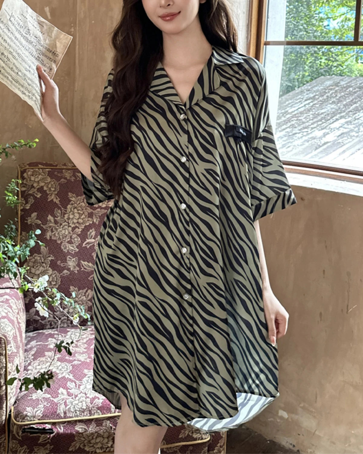 Seiden-Nachthemd mit Zebramuster